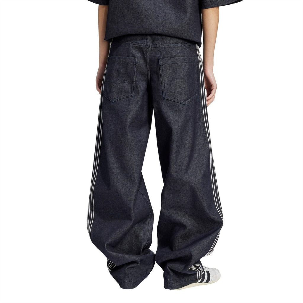 Wide-leg indigo jeans with side stripe seams and rear patch pockets