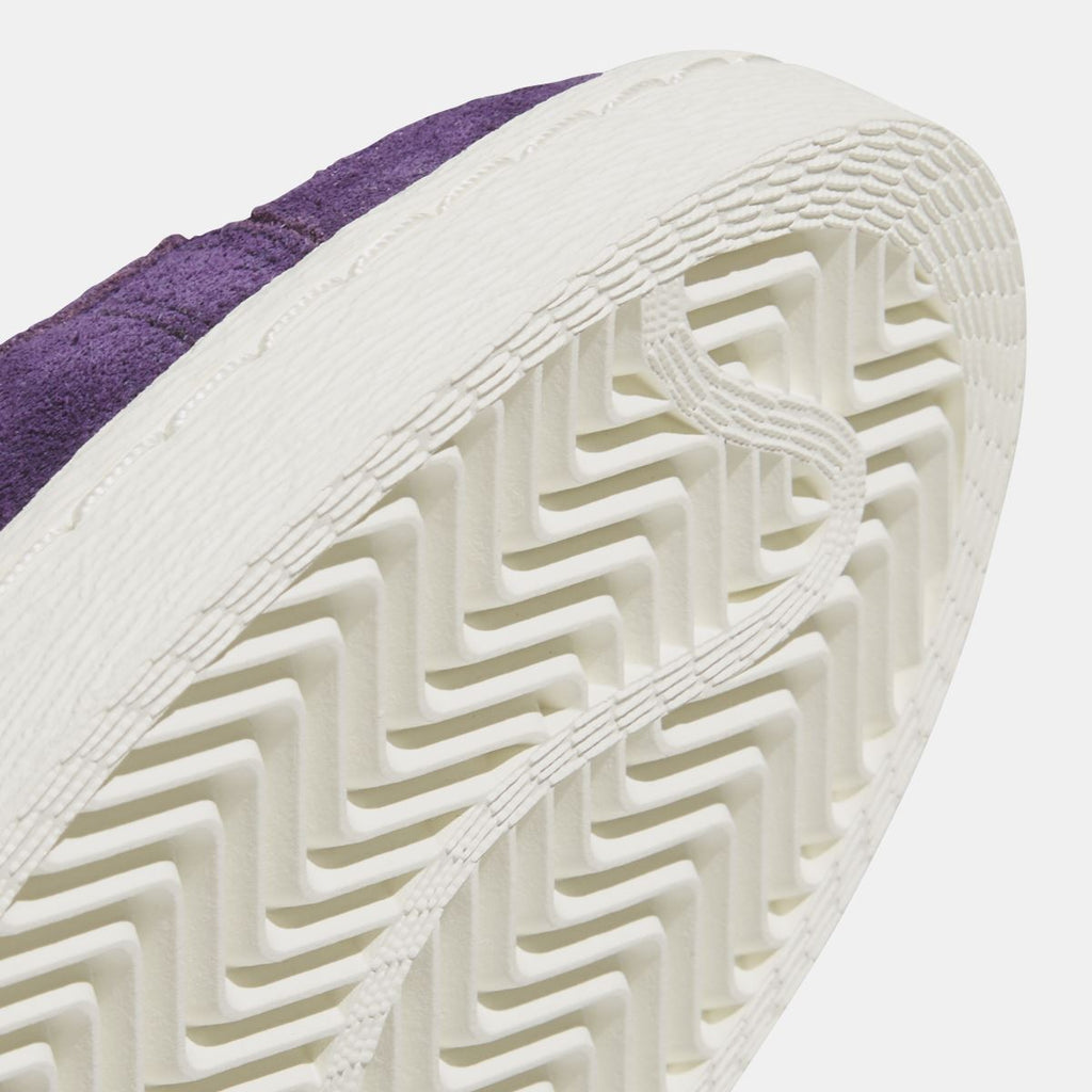 Close-up of adidas Originals Jabbar Lo outsole tread with raised geometric pattern