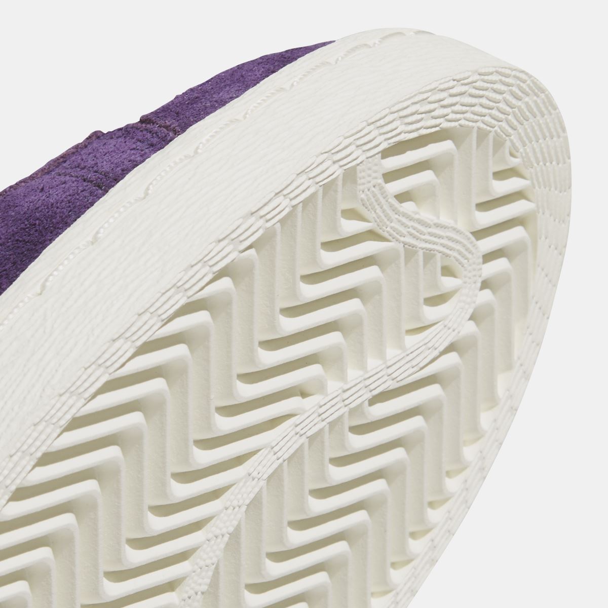 Close-up of adidas Originals Jabbar Lo outsole tread with raised geometric pattern