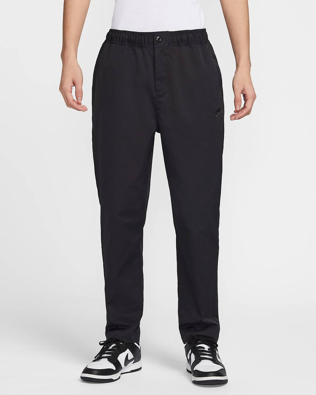 Men's Club Woven Tapered Leg Pants In Black