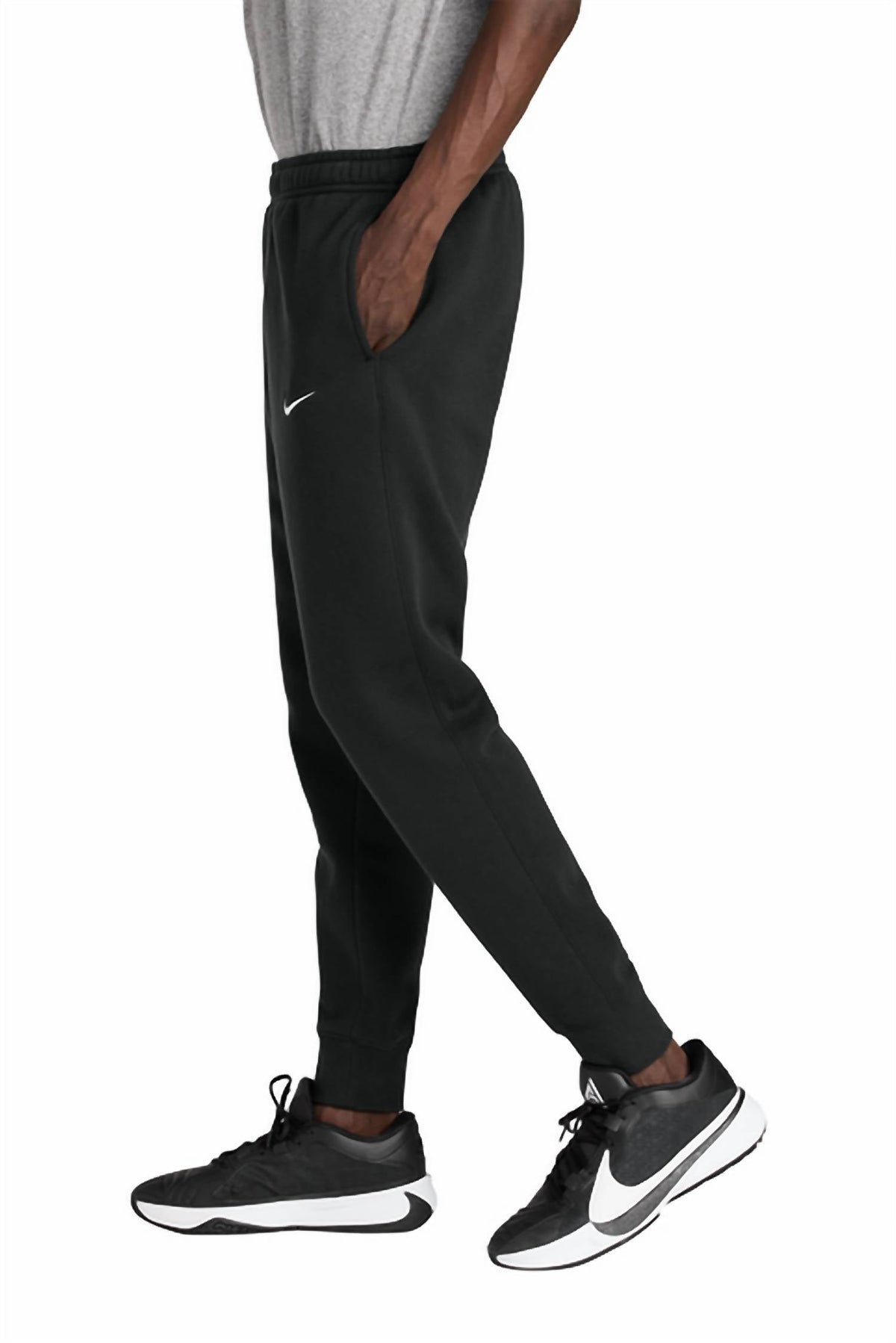 Club Fleece Jogger In Black