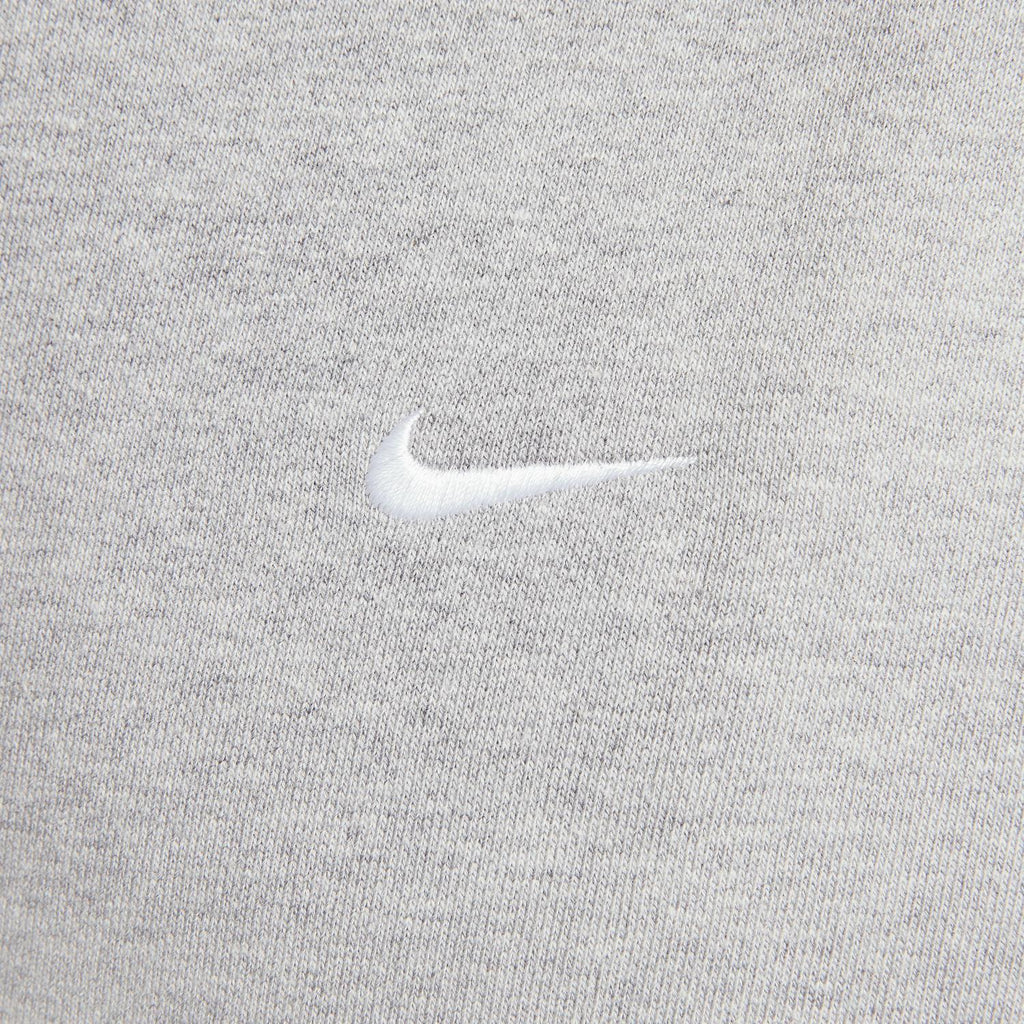 Solo Swoosh Fleece Crew Sweatshirt In Dark Heather Grey