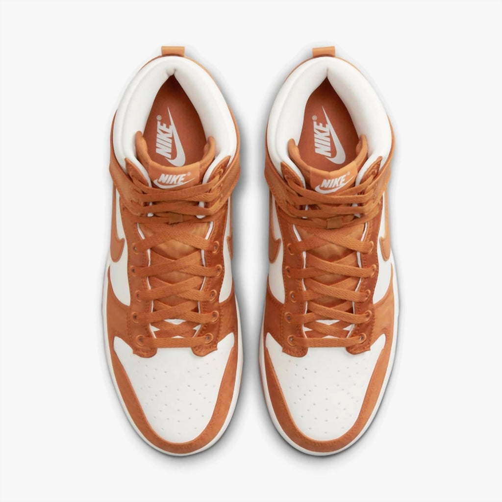 Men's Dunk High Retro Se Shoes In Monarch Sail