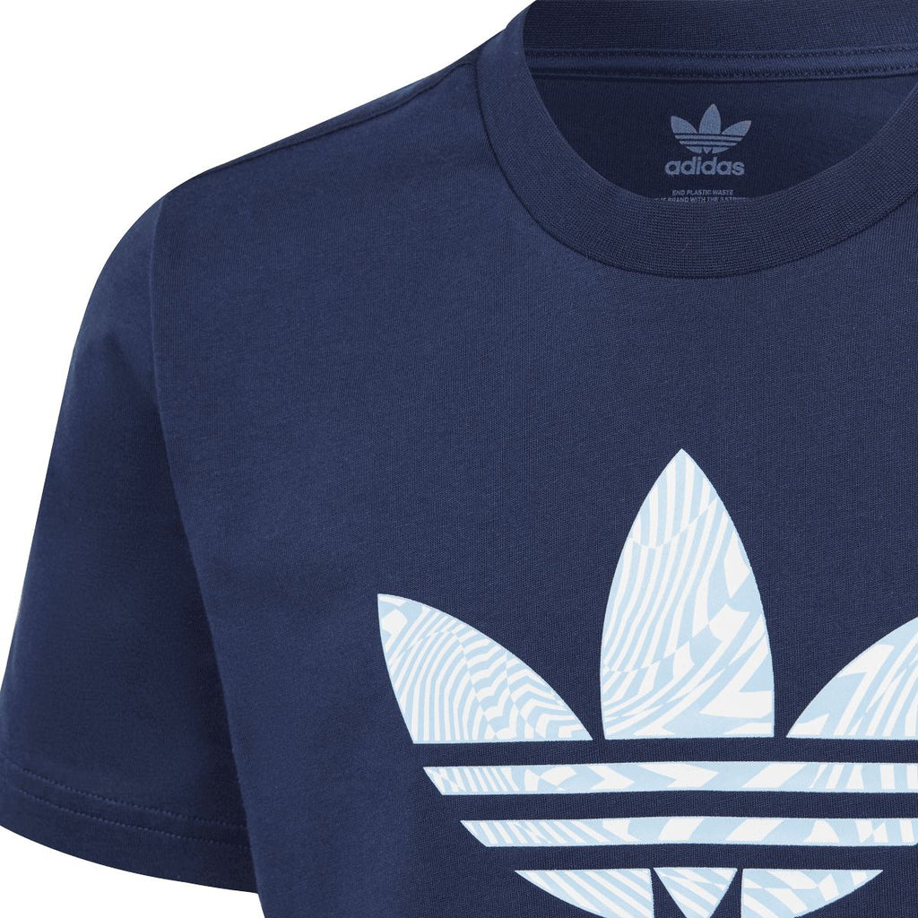 Indigo junior Adidas Originals T-shirt close-up of trefoil graphic and crew neck