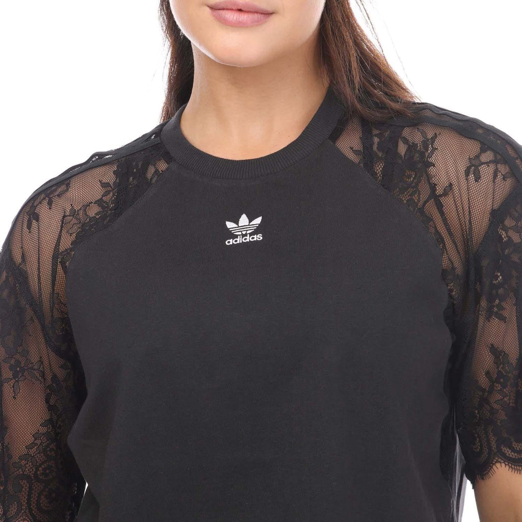adidas Originals Adicolor Classics Lace T-Shirt in vibrant color, featuring a comfortable fit and classic design, perfect for casual wear.