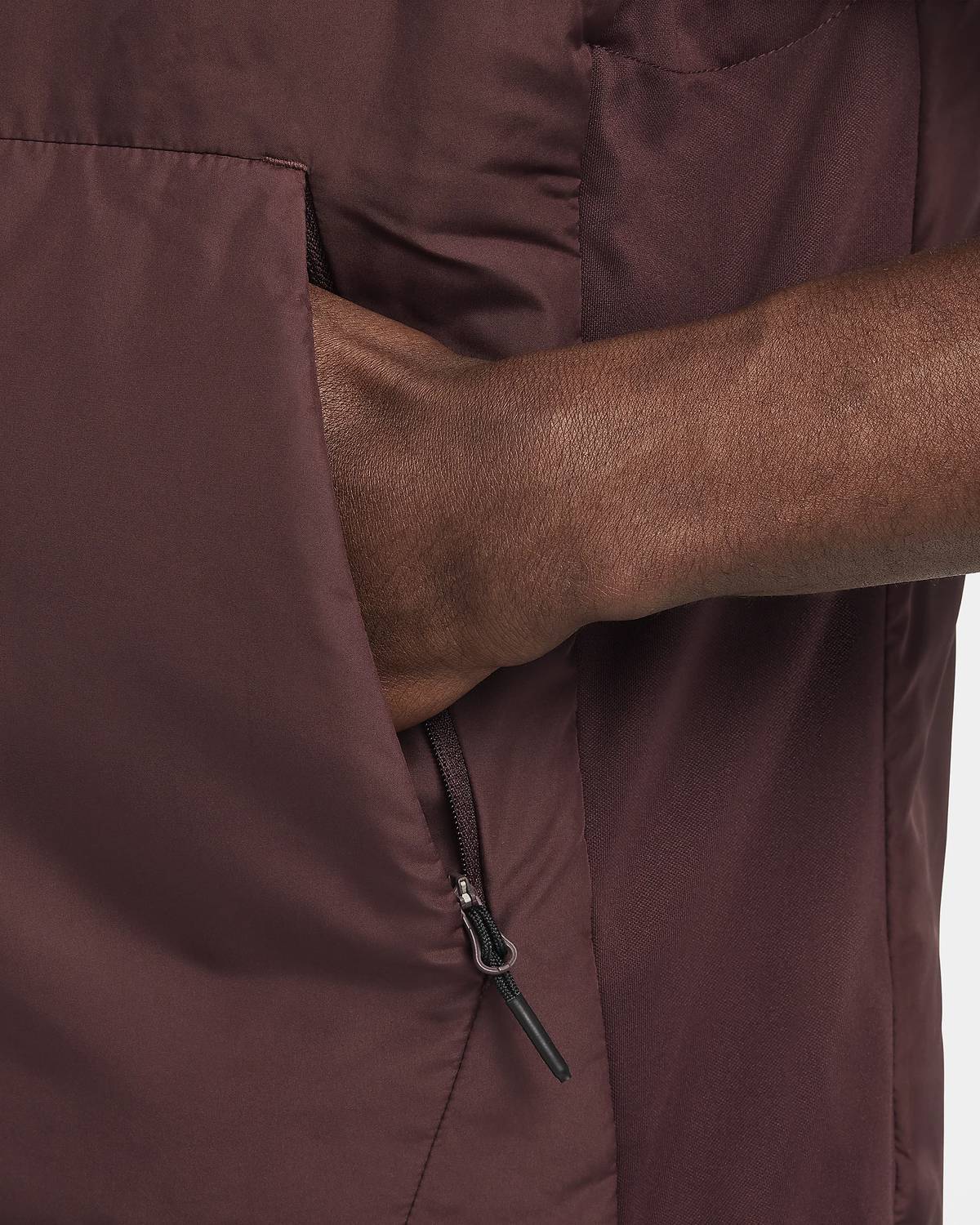 Therma Fit Vest In Burgundy