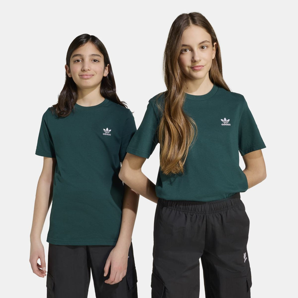 adidas Originals juniors' T-shirt for ages 8-16, featuring classic design and comfortable cotton fabric.