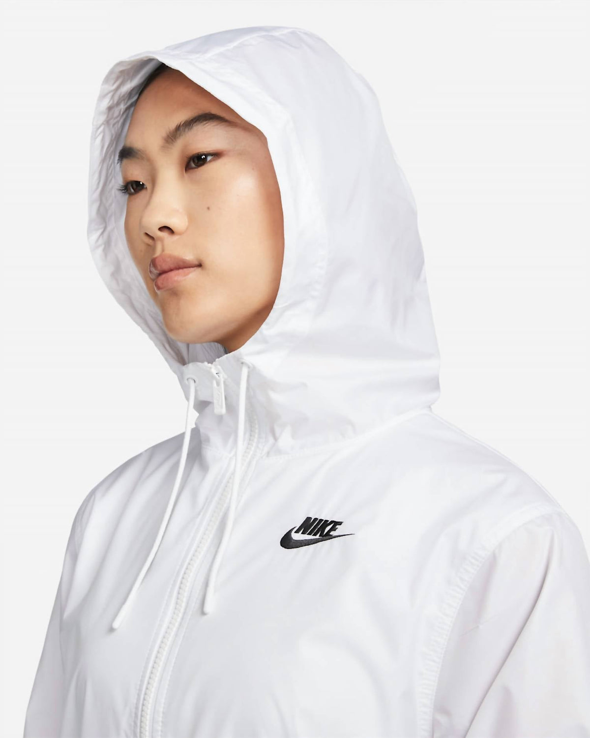 Women's Sportswear Essential Repel Jacket In White