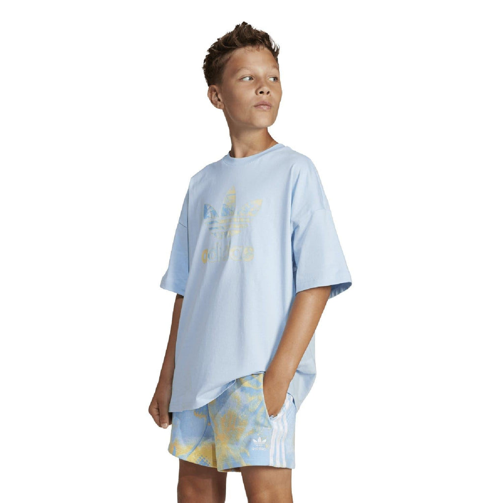 Light blue junior short-sleeve t-shirt with adidas Originals trefoil logo on the front