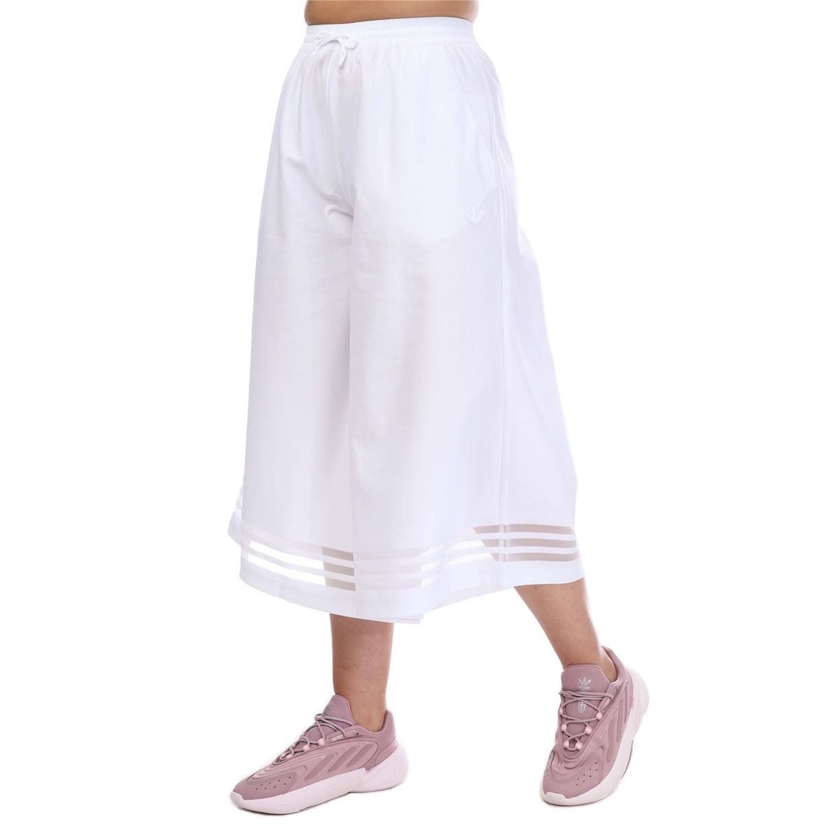 White 3/4 pants with striped hem and elastic waistband
