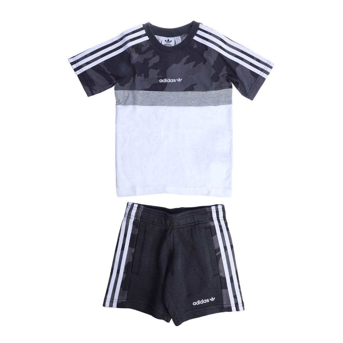 adidas Originals juniors infant short set with a colorful t-shirt and matching shorts for ages 2-7, comfortable and stylish kids' clothing