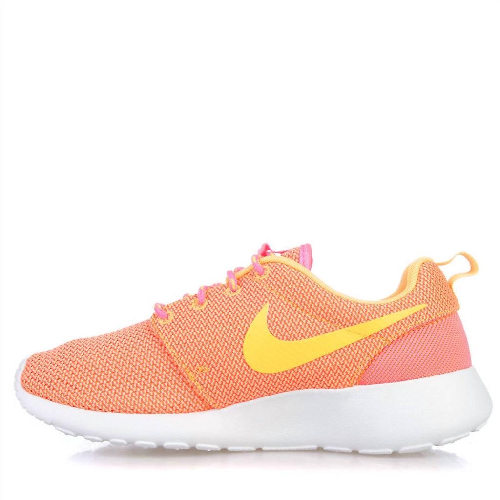Women's Rosherun Running Shoes In Atomic Mango