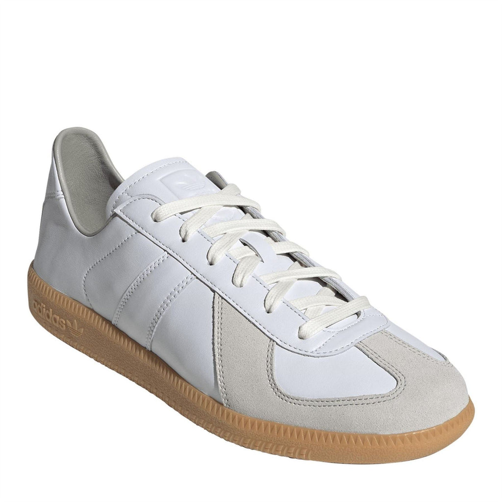 Light gray and white lace-up trainers with gum rubber sole