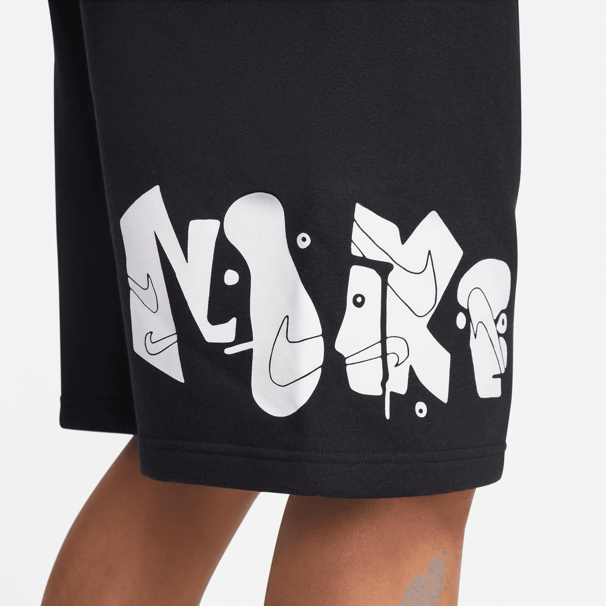 Men's Fleece Graphic Shorts In Black/white-Lt Crimson