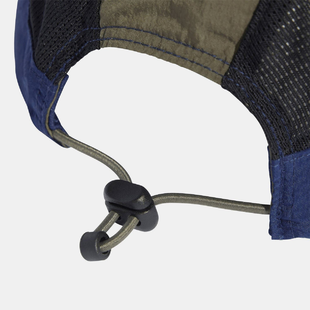 Two-tone cap with adjustable drawcord at back and dark mesh side panel
