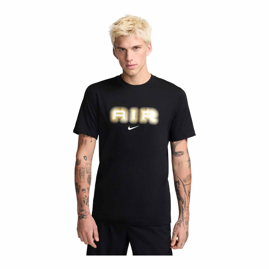 MENS SPORTSWEAR GRAPHIC T SHIRT_BLACK/METALLIC GOLD