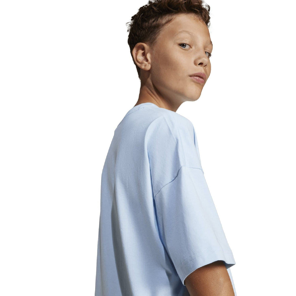 Light blue junior short-sleeve t-shirt with crew neck and adidas Originals logo on front
