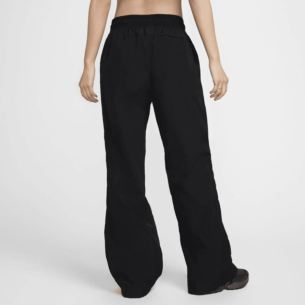Women's Mid Rise Repel Zip Pants In Black