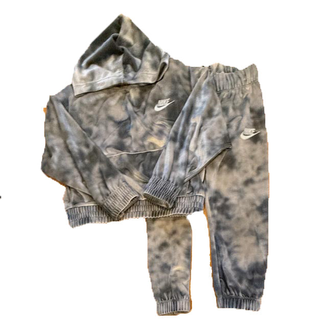 Nike Girls Silver Apparel Sets
