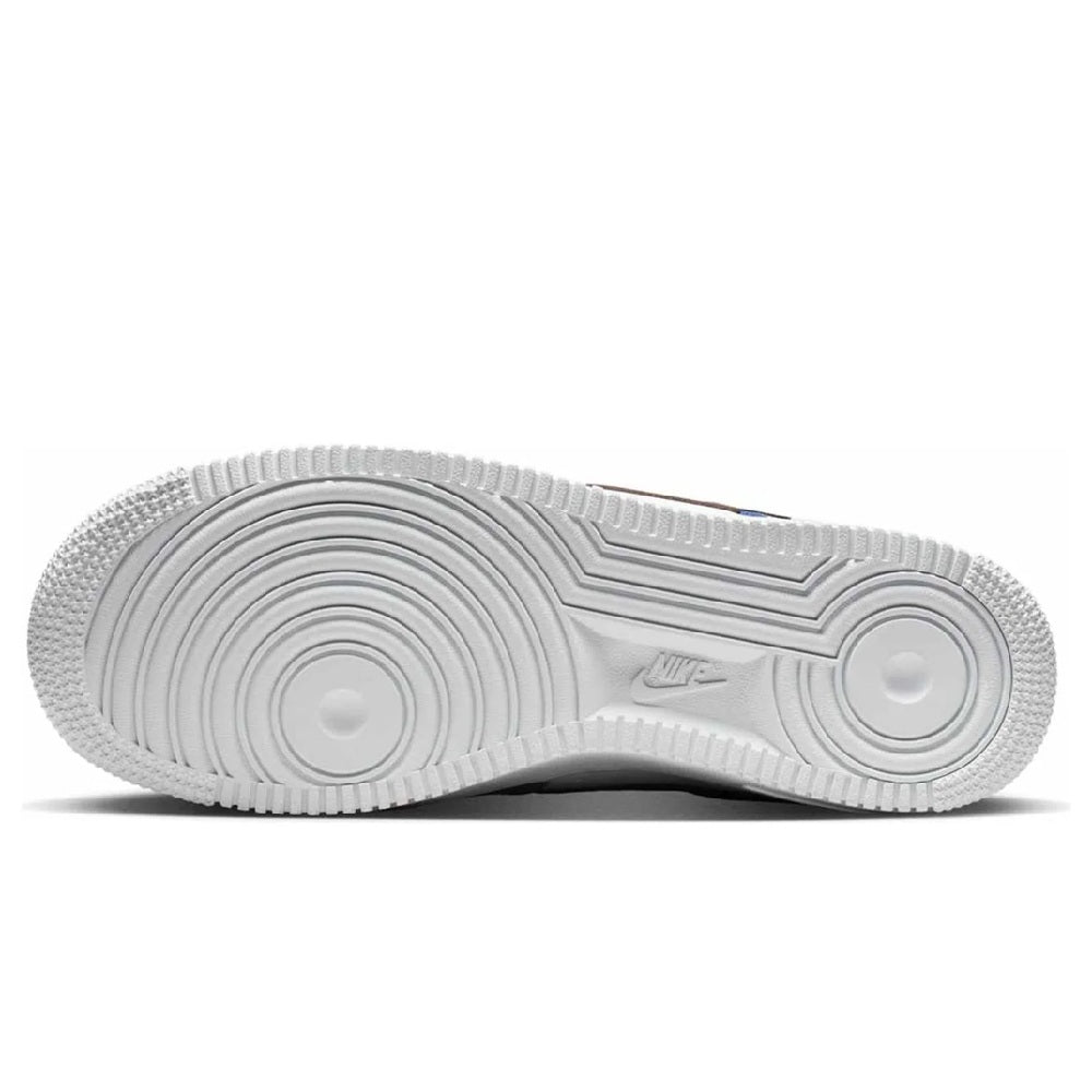 Rubber outsole with traction grooves for low-top sneakers